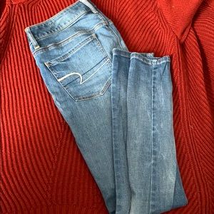 Medium wash skinny jeans